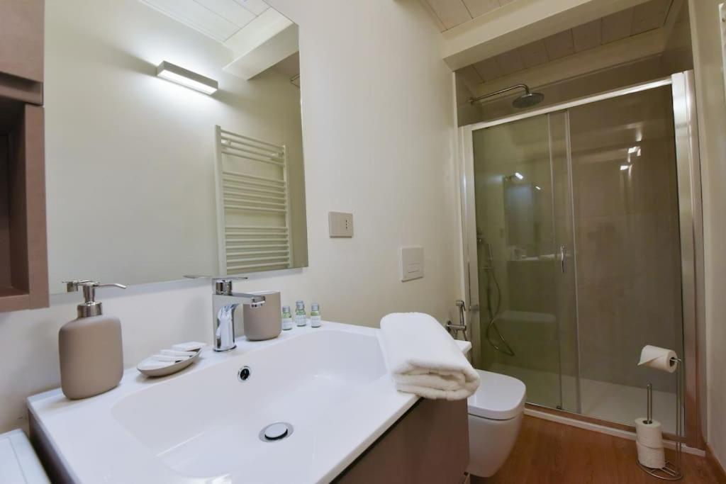 Loft 21 - Lussuoso Ed Elegante A Due Passi Dal Mare Apartment Finale Ligure Ngoại thất bức ảnh